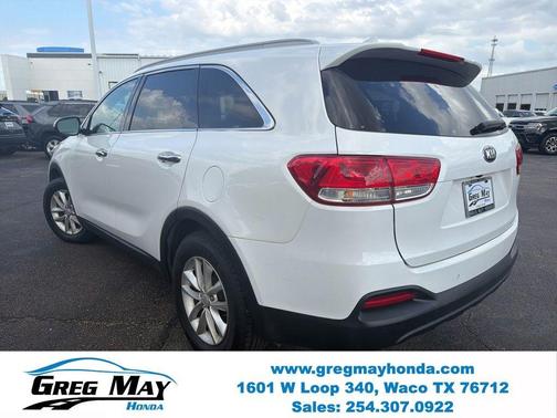 Snow White Pearl 2017 Kia Sorento LX