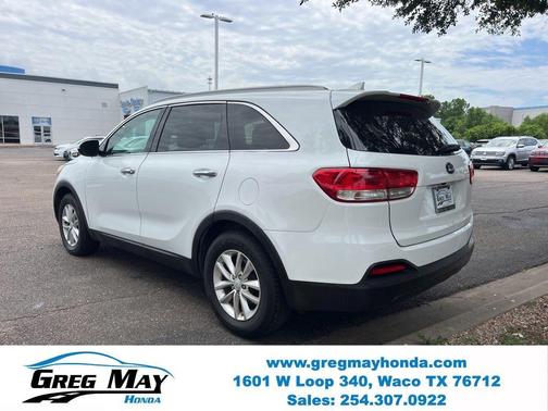 Snow White Pearl 2017 Kia Sorento LX