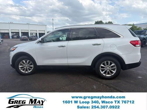 Snow White Pearl 2017 Kia Sorento LX