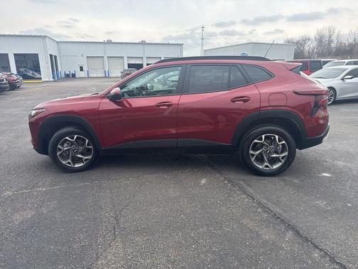 2025 Chevrolet Trax LT