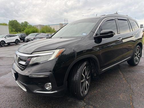 Crystal Black Pearl 2021 Honda Pilot Touring 7-Passenger