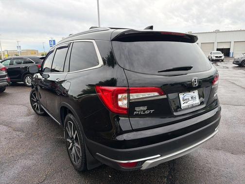 Crystal Black Pearl 2021 Honda Pilot Touring 7-Passenger