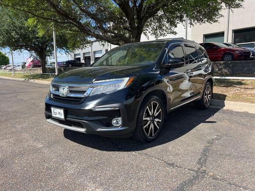 Crystal Black Pearl 2021 Honda Pilot Touring 7-Passenger