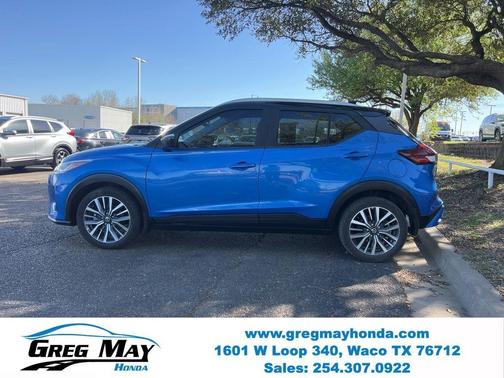 Blue 2021 Nissan Kicks SV