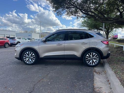 2020 Ford Escape Titanium Hybrid