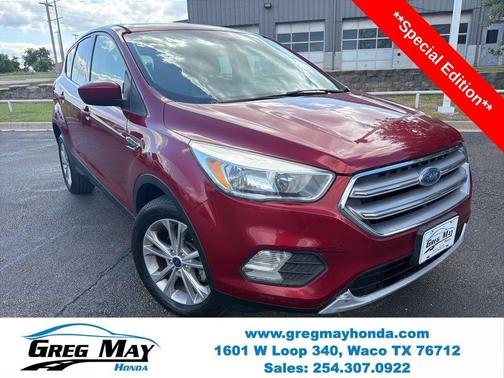 Ruby Red Metallic 2017 Ford Escape SE