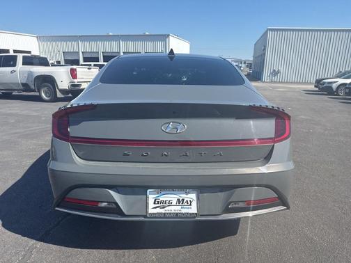 2022 Hyundai SONATA SE