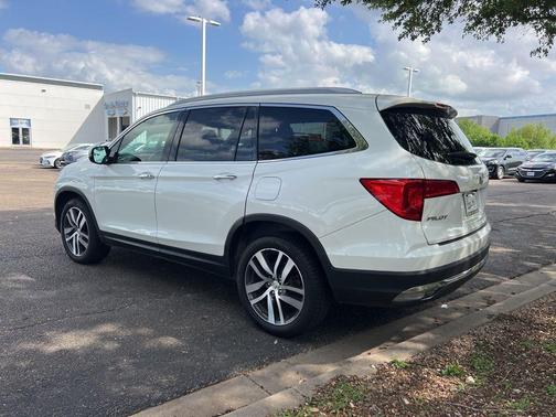 White Diamond Pearl 2018 Honda Pilot Touring