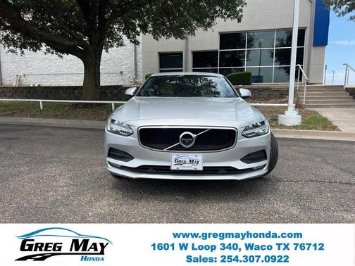 Bright Silver Metallic 2018 Volvo S90 T5 Momentum