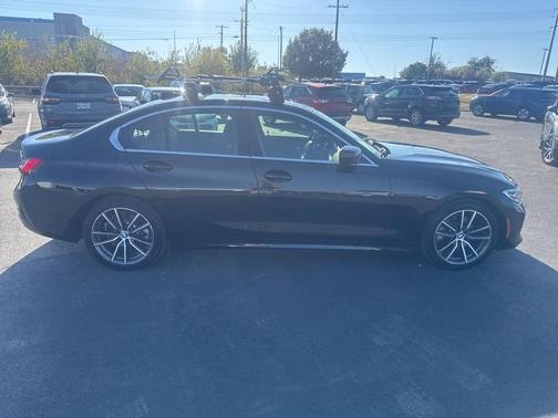 2019 BMW 330 i
