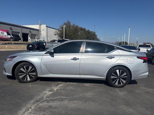 2021 Nissan Altima 2.5 SV