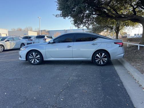 2021 Nissan Altima 2.5 SV
