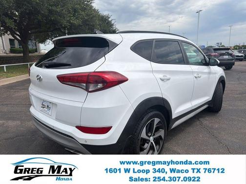 Dazzling White 2018 Hyundai TUCSON Value