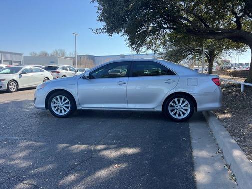 2013 Toyota Camry Hybrid XLE
