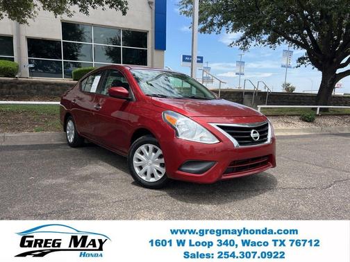 Red 2017 Nissan Versa 1.6 SV