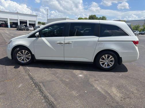 White 2016 Honda Odyssey EX-L