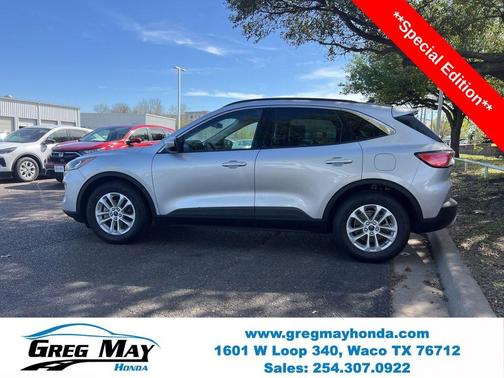 Ingot Silver Metallic 2020 Ford Escape SE