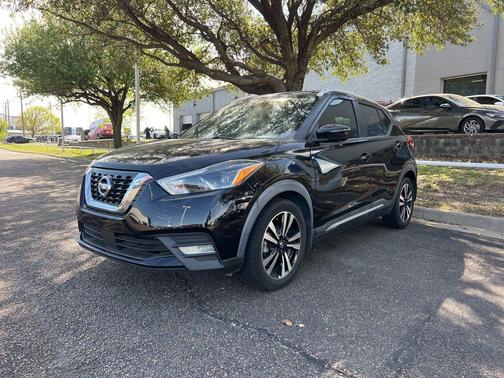 2020 Nissan Kicks SR