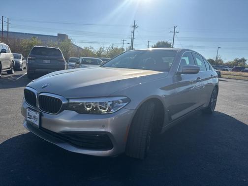 2019 BMW 530 i