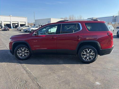 2023 GMC Acadia SLT