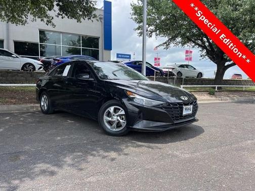 2022 Hyundai ELANTRA SE