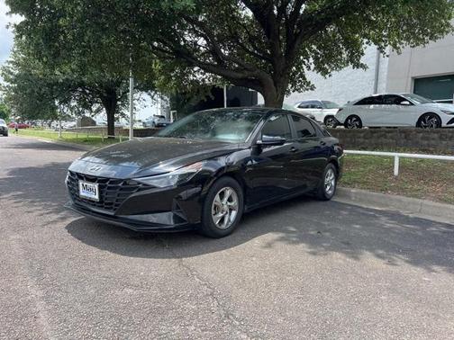 2022 Hyundai ELANTRA SE