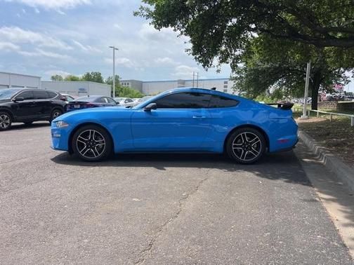 2022 Ford Mustang EcoBoost