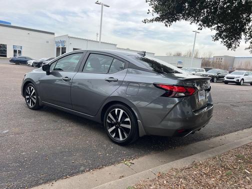 2022 Nissan Versa 1.6 SR