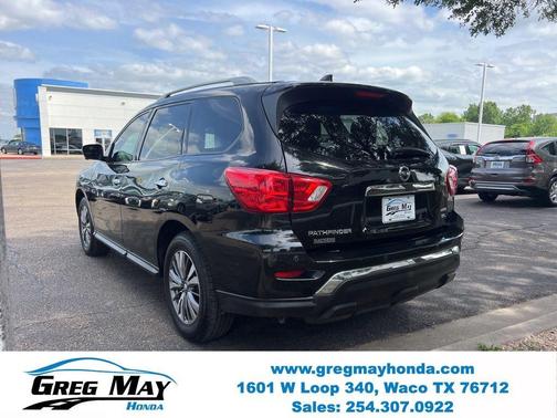 Magnetic Black Pearl 2019 Nissan Pathfinder SL
