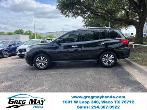 Magnetic Black Pearl 2019 Nissan Pathfinder SL