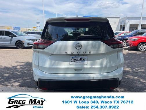 Everest White P 2025 Nissan Rogue SV