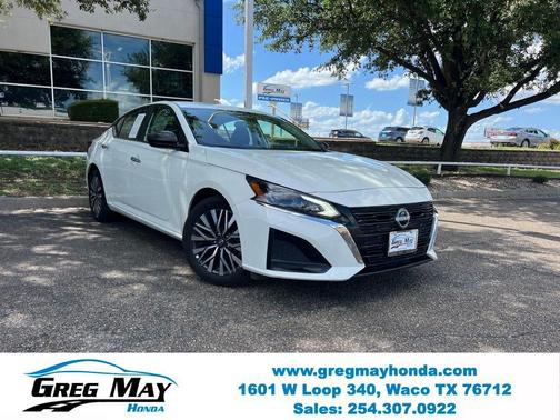 Glacier White 2025 Nissan Altima SV