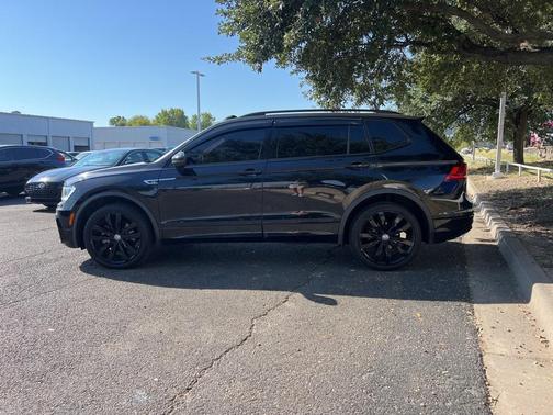 2021 Volkswagen Tiguan 2.0T SE R-Line Black