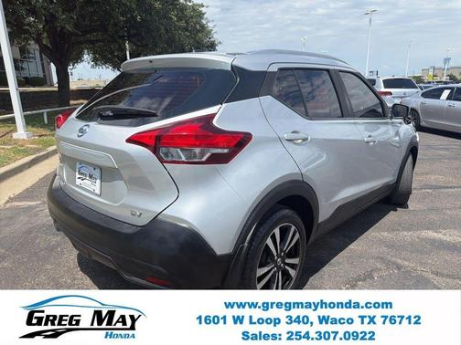 Brilliant Silver 2018 Nissan Kicks SV
