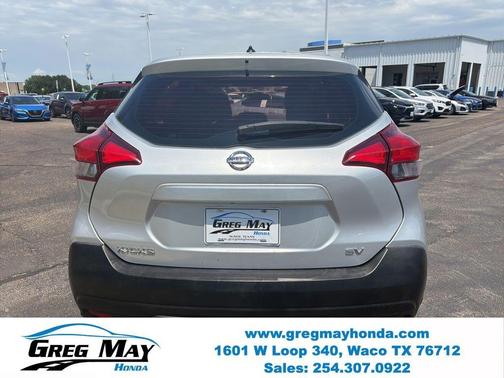 Brilliant Silver 2018 Nissan Kicks SV