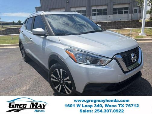 Brilliant Silver 2018 Nissan Kicks SV