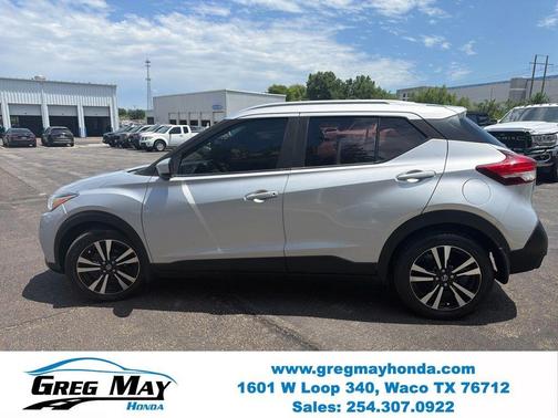 Brilliant Silver 2018 Nissan Kicks SV