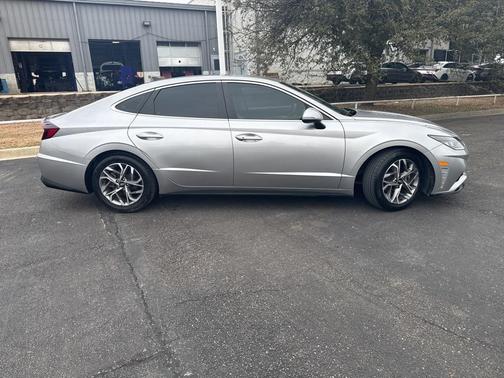 2022 Hyundai SONATA SEL