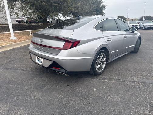 2022 Hyundai SONATA SEL