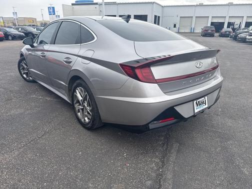 2022 Hyundai SONATA SEL