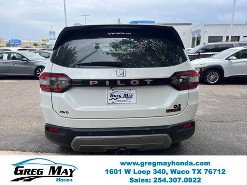 Platinum White Pearl 2026 Honda Pilot TrailSport
