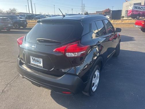 2019 Nissan Kicks S