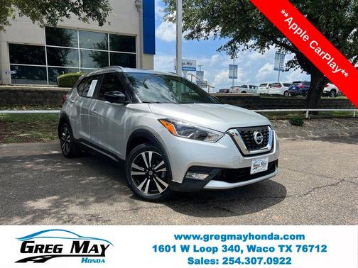 Brilliant Silver 2018 Nissan Kicks SR
