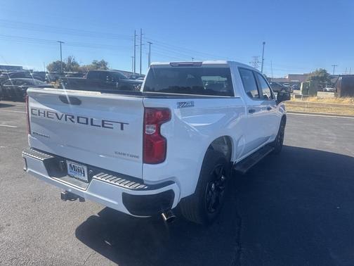 2022 Chevrolet Silverado 1500 Custom