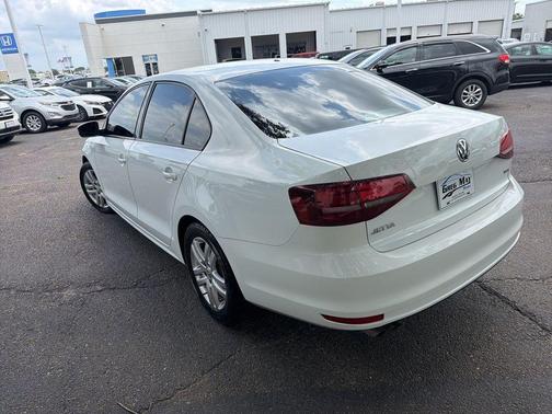 Pure White 2018 Volkswagen Jetta 1.4T S