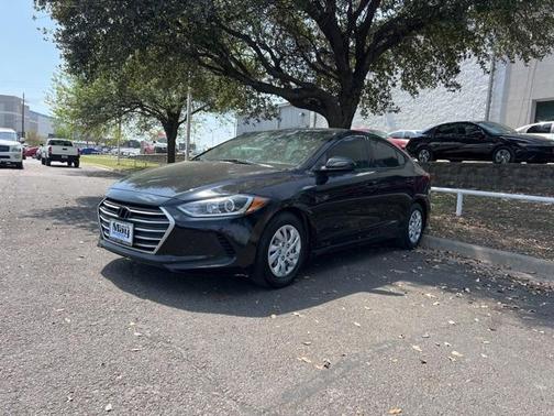 2018 Hyundai ELANTRA SE