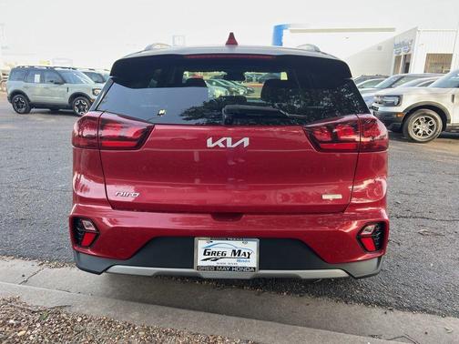 2022 Kia Niro LXS