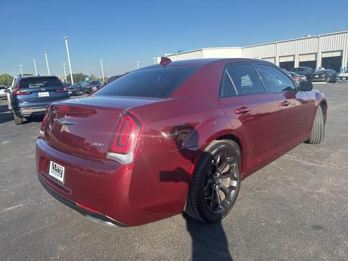 2019 Chrysler 300 Touring