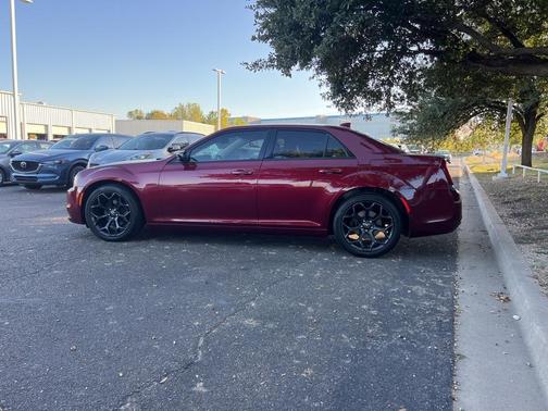 2019 Chrysler 300 Touring