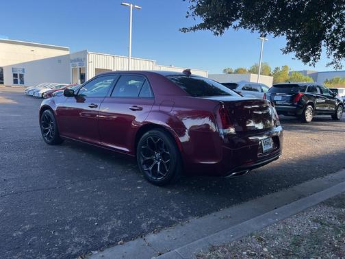 2019 Chrysler 300 Touring